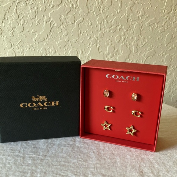 Coach: 2022 Earring (CF985) Set- Gold Tone - Picture 1 of 12